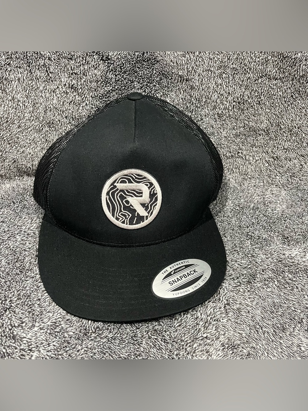 RealTruck Black Topographic Trucker Hat Yupoong Snapback Mesh Cap men’s